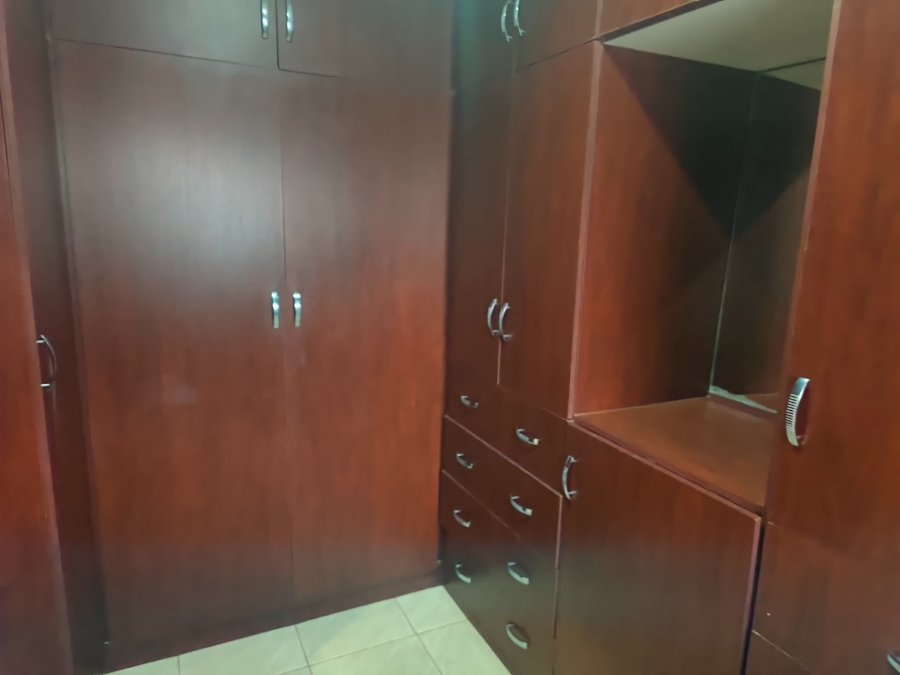 To Let 4 Bedroom Property for Rent in Miederpark North West